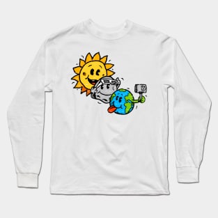 Slefie Earth Moon Sun Funny Total Solar Eclipse 2024 GIft For Boys Girls kids Long Sleeve T-Shirt